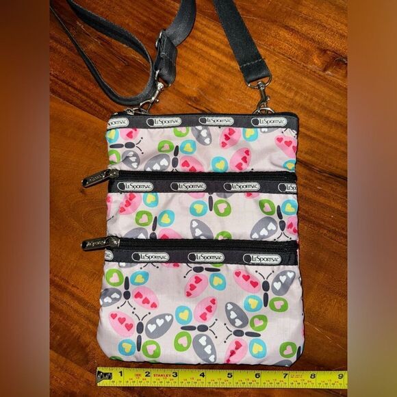 Lesportsac classic 3 Zip body Hearts/Butterflies ❤️🦋🩷🦋🩵🦋 - Picture 5 of 10